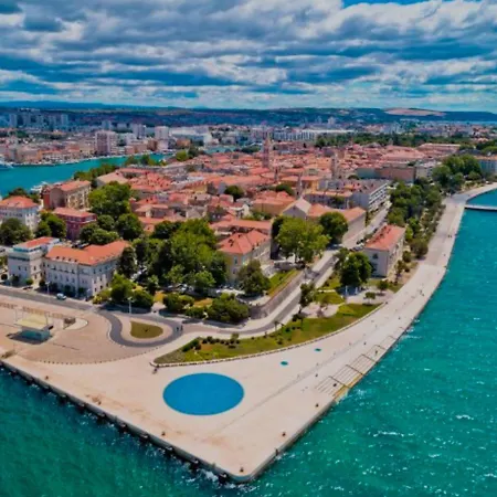 Sonnenliebe Mit Pool Bei Zadar Radovin