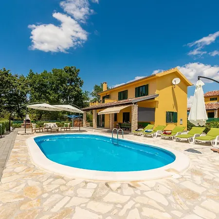 Sonnenliebe Mit Pool Bei Zadar Tatil Evi Radovin