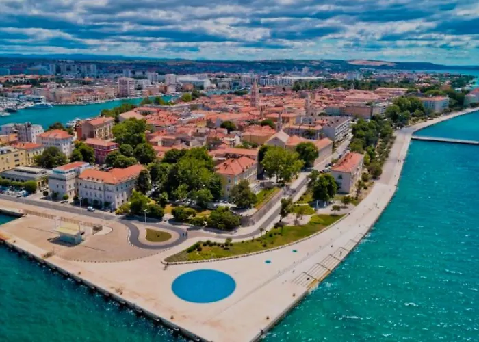 Sonnenliebe Mit Pool Bei Zadar Radovin