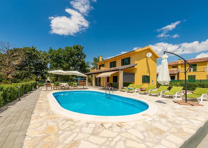 Sonnenliebe Mit Pool Bei Zadar Semesterbostad Radovin