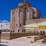 Sonnenliebe Mit Pool Bei Zadar *