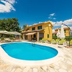 Sonnenliebe Mit Pool Bei Zadar *
