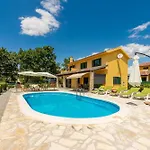 Sonnenliebe Mit Pool Bei Zadar 別荘 Radovin