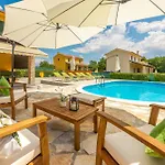 Sonnenliebe Mit Pool Bei Zadar * Radovin