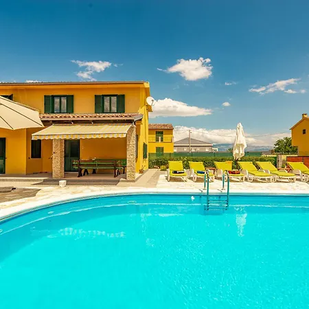 Sonnenliebe Mit Pool Bei Zadar בית נופש *