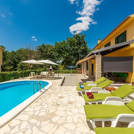 Sonnenliebe Mit Pool Bei Zadar בית נופש Radovin