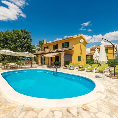 Sonnenliebe Mit Pool Bei Zadar *