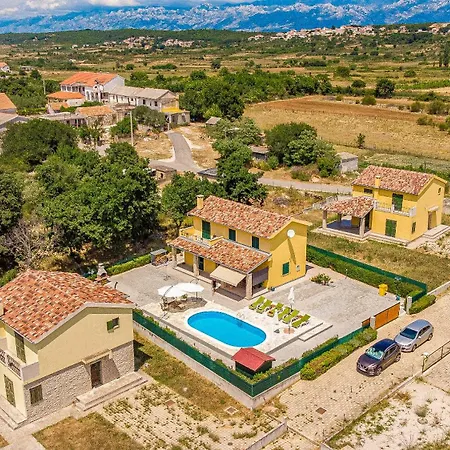 Sonnenliebe Mit Pool Bei Zadar * Radovin