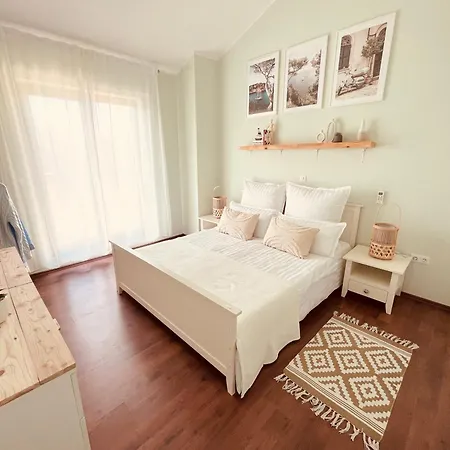 Sonnenliebe Mit Pool Bei Zadar