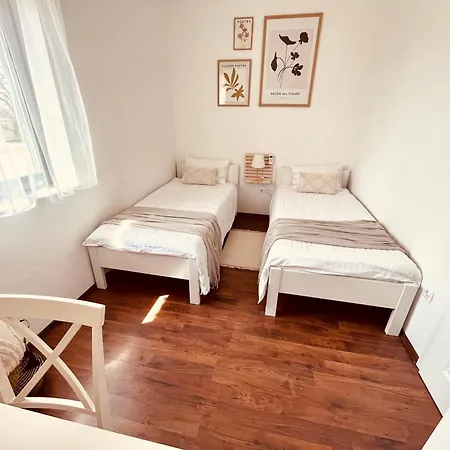 Sonnenliebe Mit Pool Bei Zadar בית נופש *