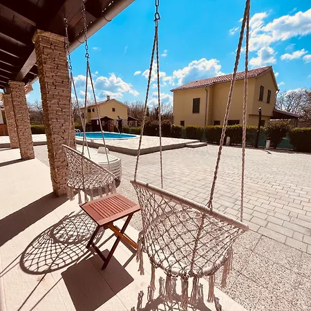 Sonnenliebe Mit Pool Bei Zadar Radovin