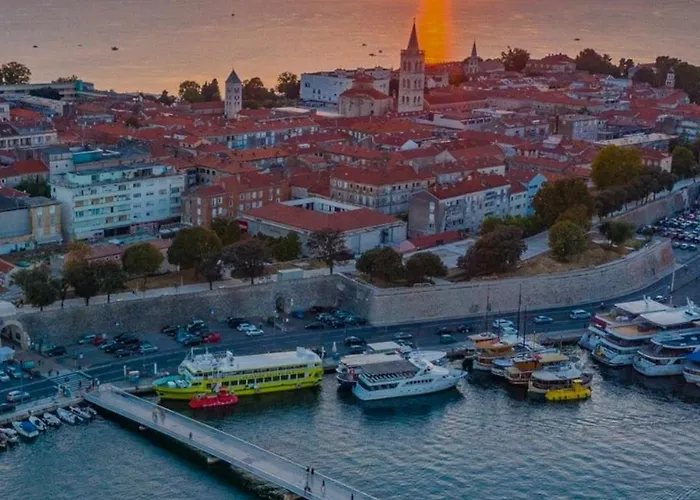 Ferienhaus Sonnenliebe Mit Pool Bei Zadar *