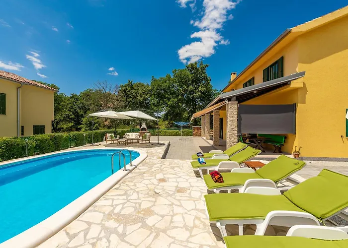 Sonnenliebe Mit Pool Bei Zadar Ferienhaus Radovin