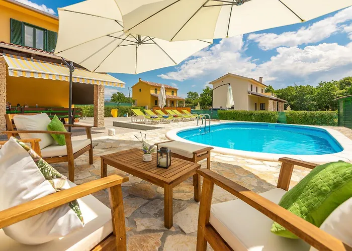 Sonnenliebe Mit Pool Bei Zadar * Radovin